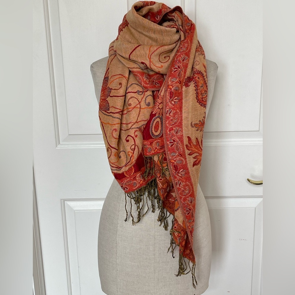 Beautiful Reversible Large Scarf - Picture 3 of 4